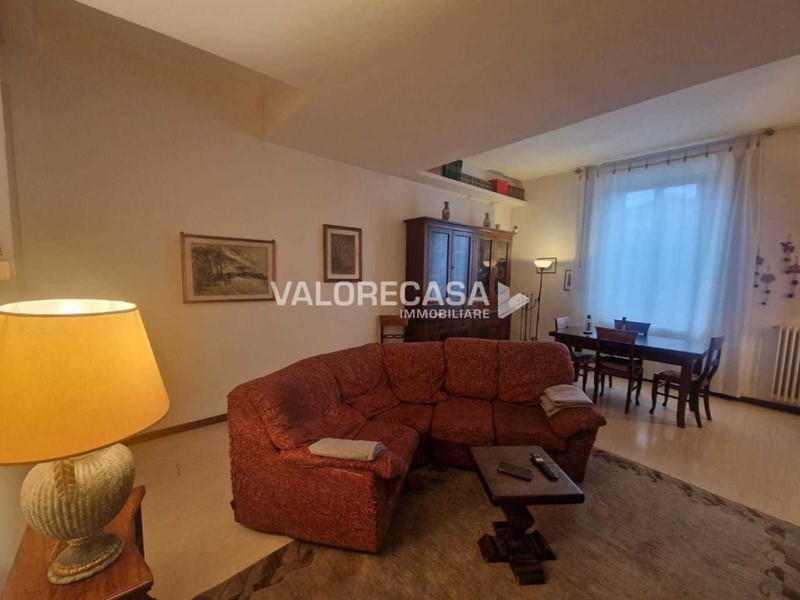 Appartamento in Vendita a Carrara, zona Avenza, 193'000€, 160 m²