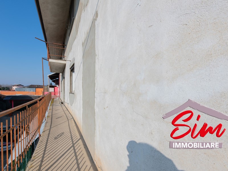 Trilocale in Vendita a Vicolungo, 65'000€, 136 m²