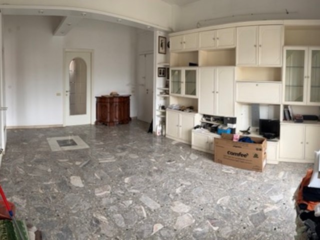 Quadrilocale in Vendita a Ancona, zona Via Agugliano 1, 120'000€, 80 m²