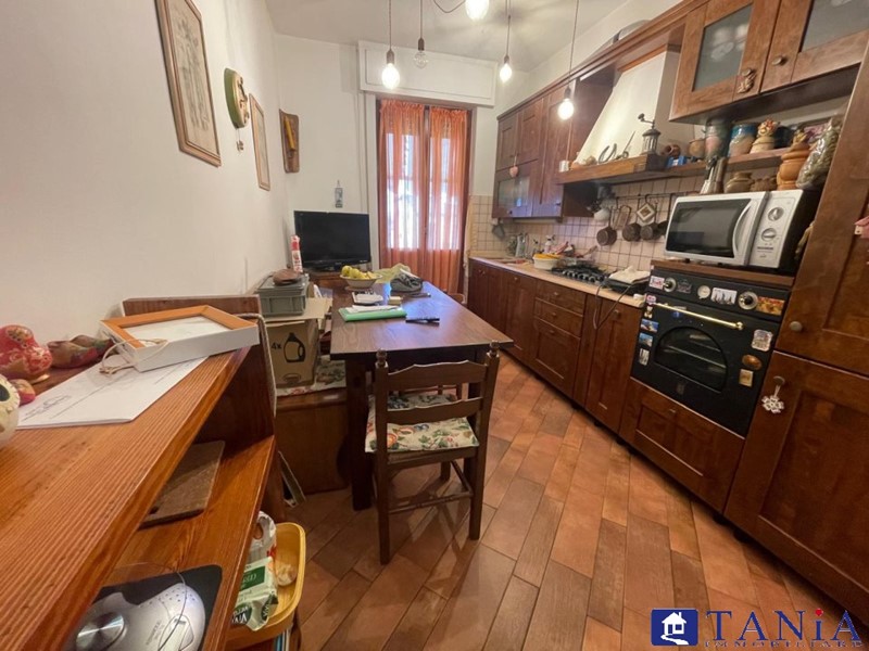 Quadrilocale in Vendita a Carrara, 176'000€, 100 m²