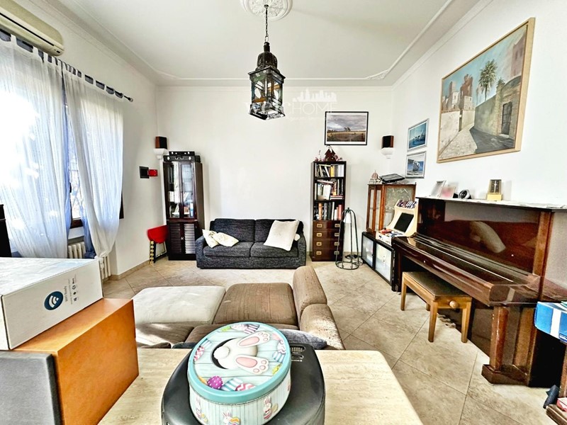 Casa Indipendente in Vendita a Campi Bisenzio, zona La Villa, 450'000€, 180 m²