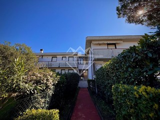 Quadrilocale in Vendita a Massa, zona Poveromo, 205'000€, 70 m²