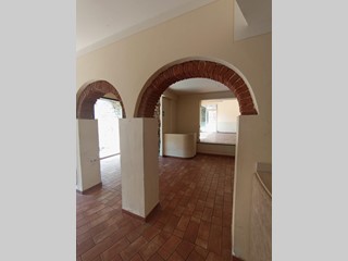 Immobile commerciale in Vendita a Montelupo Fiorentino, 260'000€, 185 m²