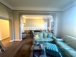 Appartamento in Affitto a Siena, 2'500€, 170 m², arredato