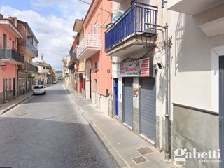 Negozio in Affitto a Pomigliano d'Arco, 550€, 50 m²