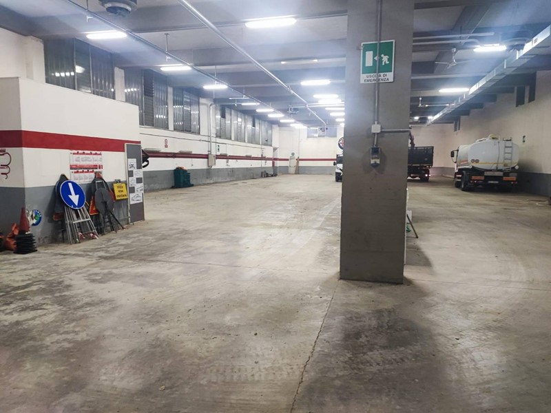 Capannone in Affitto a Rivoli, 3'500€, 1700 m²