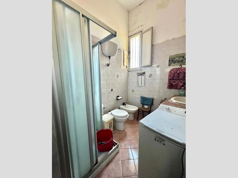 Quadrilocale in Vendita a Pozzuoli, 160'000€, 116 m²