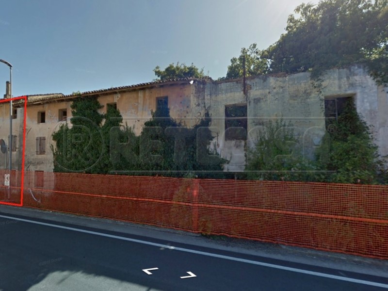Casa Indipendente in Vendita a Visco, 45'000€, 312 m²