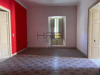 Ufficio in Affitto a Trapani, zona Centro Trapani, 1'200€, 180 m²