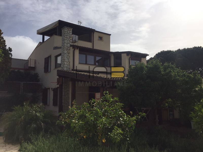 Casa Indipendente in Vendita a Valderice, 320'000€, 200 m²