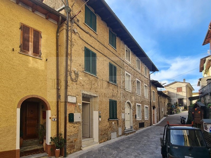 Casa Indipendente in Vendita a Stazzema, 230'000€, 130 m²