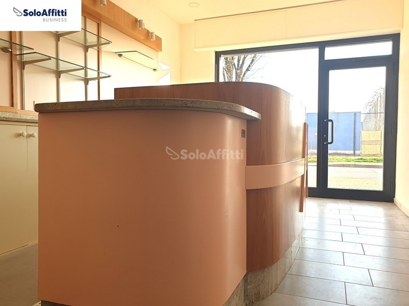 Capannone in Affitto a Limbiate, 700&euro;, 33 m²