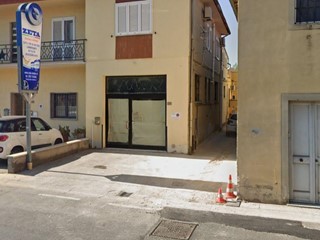 Immobile commerciale in Affitto a Cascina, zona Marciana, 700€, 140 m²