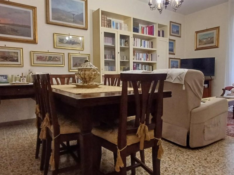 Quadrilocale in Vendita a Massa, 199'000€, 80 m², arredato, con Box