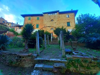 Appartamento in Vendita a Pisa, 590'000€, 575 m²