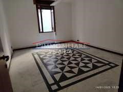 Ufficio in Vendita a Massa, 350'000€, 180 m²