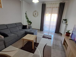 Appartamento in Vendita a Peccioli, 147'000€, 112 m², con Box