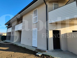 Villetta a schiera in Vendita a Gossolengo, 408'000€, 169 m²