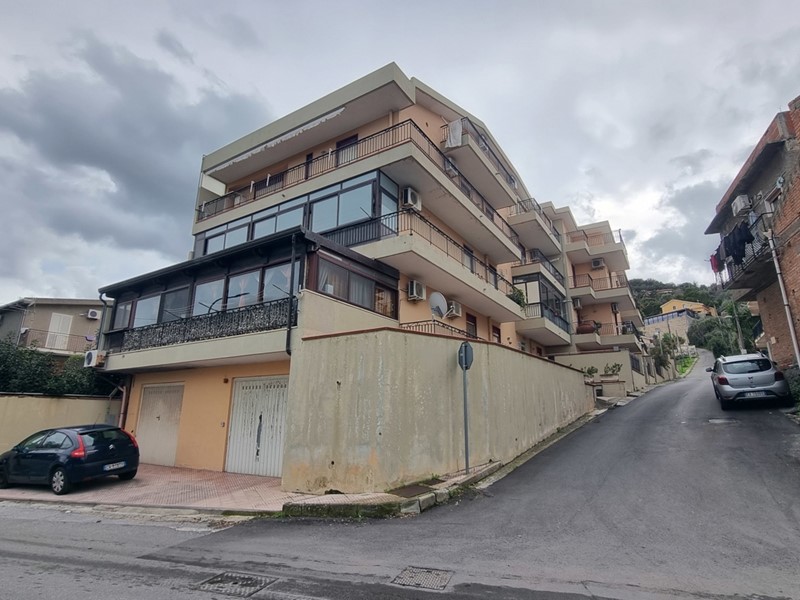 Trilocale in Vendita a Pace del Mela, 65'000€, 122 m²