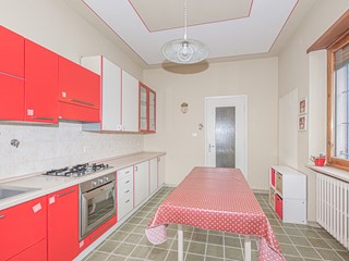 Villa in Vendita a Alpignano, 378'000€, 270 m²