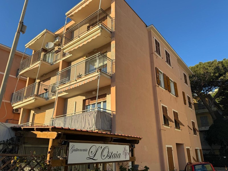 Appartamento in Vendita a Lavagna, zona Cavi, 262'000€, 105 m²