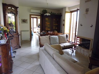 Quadrilocale in Vendita a Asciano, 159'000€, 90 m², con Box