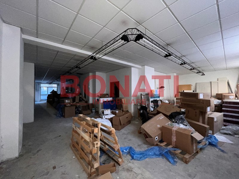 Capannone in Vendita a La Spezia, zona Centro cittÃ, 350'000€, 180 m²