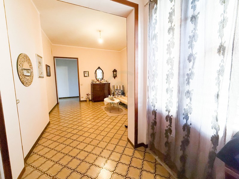 Casa Semi Indipendente in Vendita a San Gregorio di Catania, zona Centro, 195'000€, 155 m², con Box