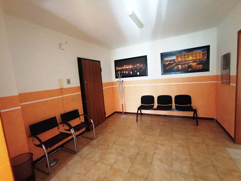 Appartamento in Vendita a Floridia, zona Taverna, 95'000€, 180 m²