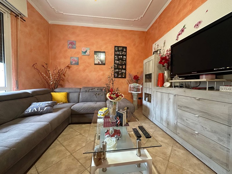 Casa Indipendente in Vendita a Porto Mantovano, zona Sant'Antonio (capoluogo), 260'000€, 250 m²