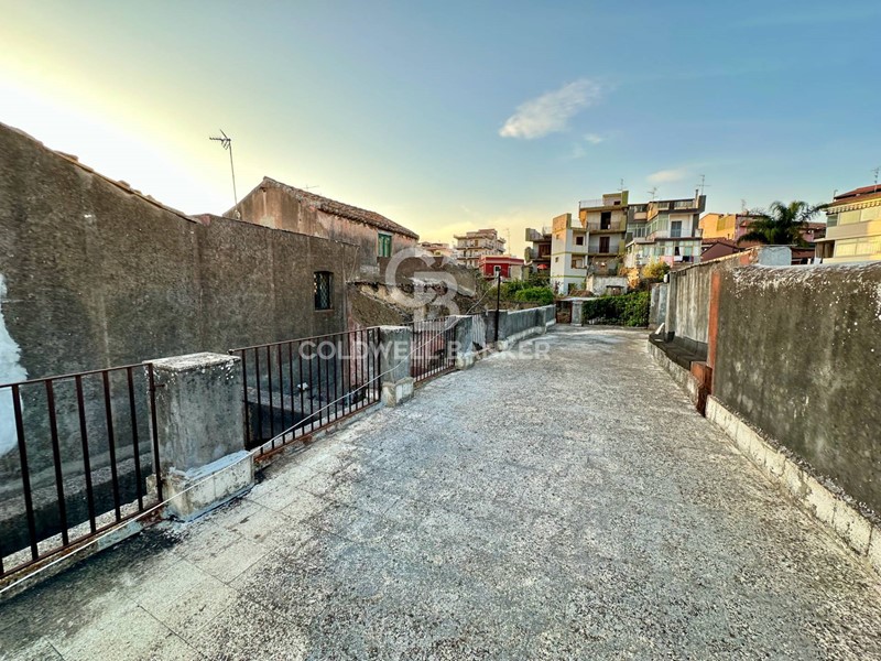 Casa Indipendente in Vendita a Acireale, 63'000€, 140 m²