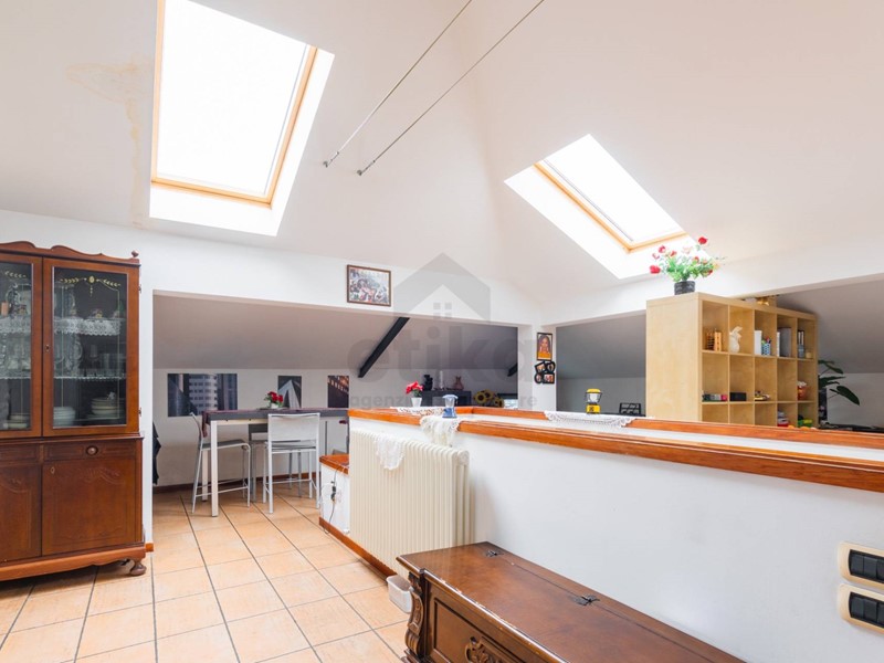 Attico in Vendita a Casier, zona Casier, 110'000€, 90 m², arredato