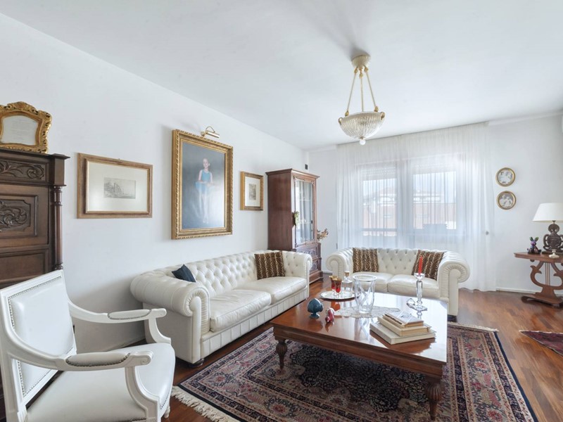 Quadrilocale in Vendita a Pescara, zona Porta Nuova, 265'000€, 222 m²