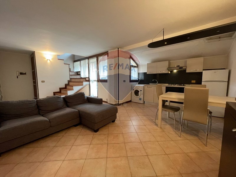 Trilocale in Vendita a Scanzorosciate, 100'000€, 78 m²