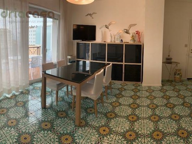 Bilocale in Affitto a Riccione, 4'000€, 70 m², arredato