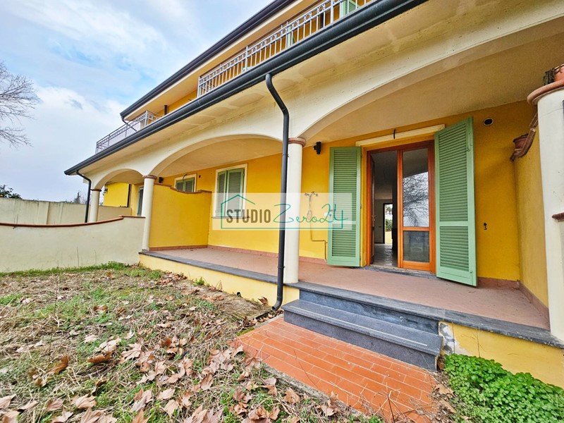 Casa Semi Indipendente in Vendita a Viareggio, zona Ex Campo D'aviazione, 450'000€, 130 m²