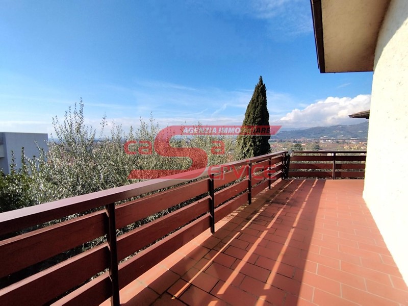 Villa in Vendita a Monsummano Terme, 690'000€, 460 m², arredato, con Box