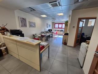 Ufficio in Vendita a Pisa, zona Ospedaletto, 95'000€, 80 m²