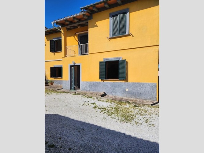 Casa Indipendente in Vendita a Santa Maria a Monte, 148'000€, 90 m², arredato, con Box