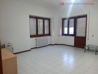 Appartamento in Vendita a Boville Ernica, 95'000€, 138 m²