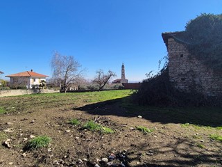 Casale in Vendita a Frossasco, 78'000€, 345 m²