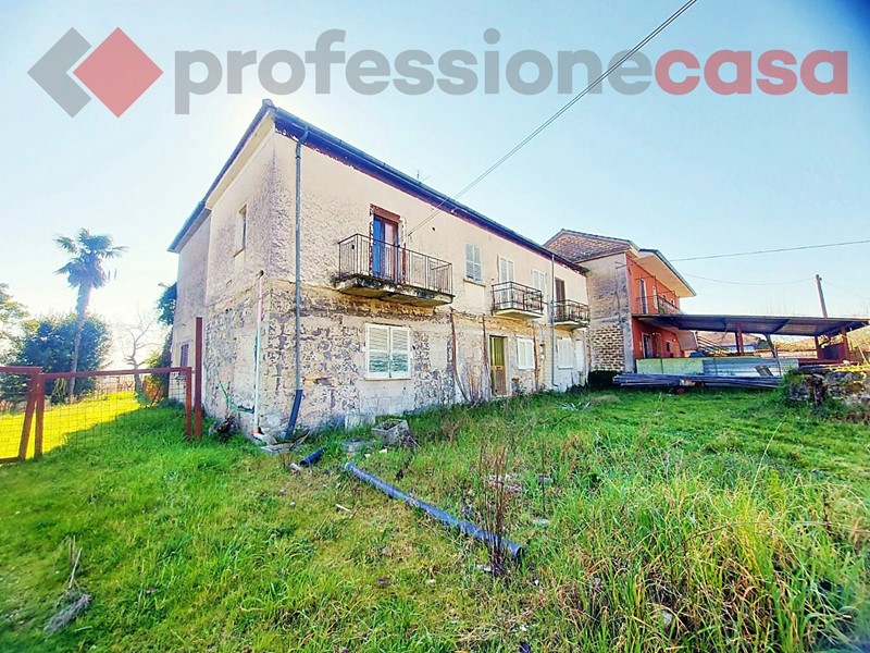 Casale in Vendita a Pignataro Interamna, 60'000€, 160 m²