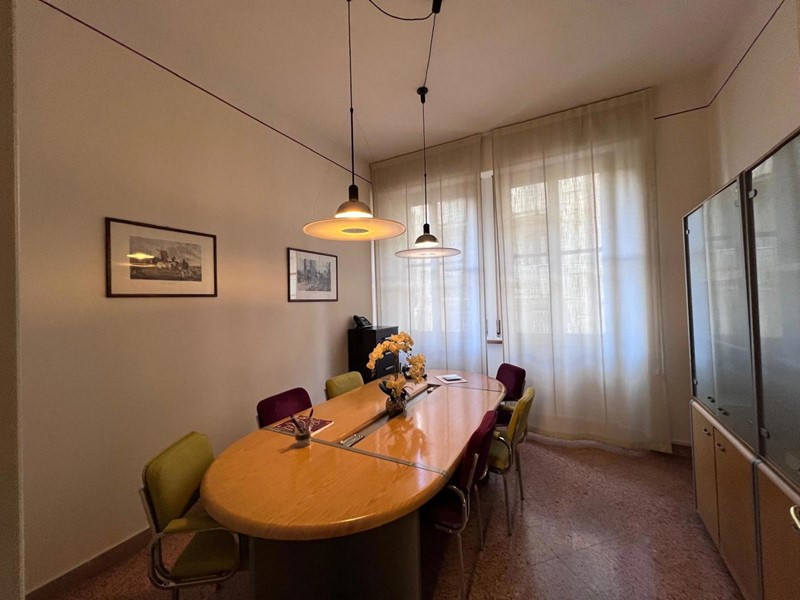 Appartamento in Vendita a Arezzo, 320'000€, 178 m²