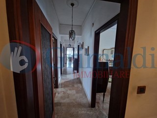 Appartamento in Vendita a Messina, 125'000€, 140 m²