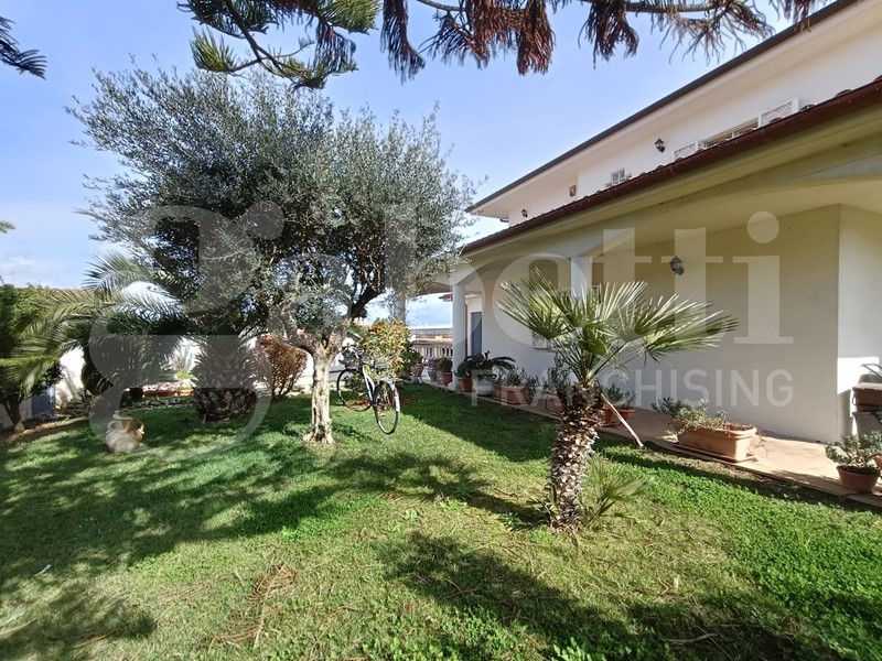 Villa in Vendita a Anzio, 470'000€, 200 m²