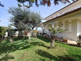 Villa in Vendita a Anzio, 470'000€, 200 m²