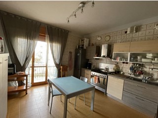 Quadrilocale in Vendita a Forlì, 165'000€, 173 m²