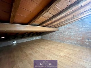 Capannone in Vendita a Firenze, zona Novoli, 19'000€, 20 m²