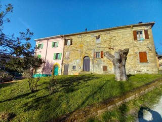 Appartamento in Vendita a Sogliano al Rubicone, zona Savignano di Rigo, 93'000€, 94 m²