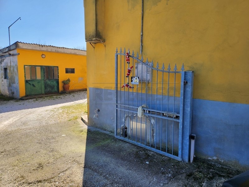 Casa Semi Indipendente in Vendita a Santa Maria a Monte, 148'000€, 150 m², arredato, con Box